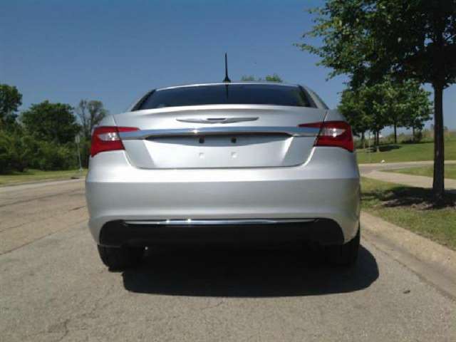 2012 Chrysler 200 Touring 4dr Sedan